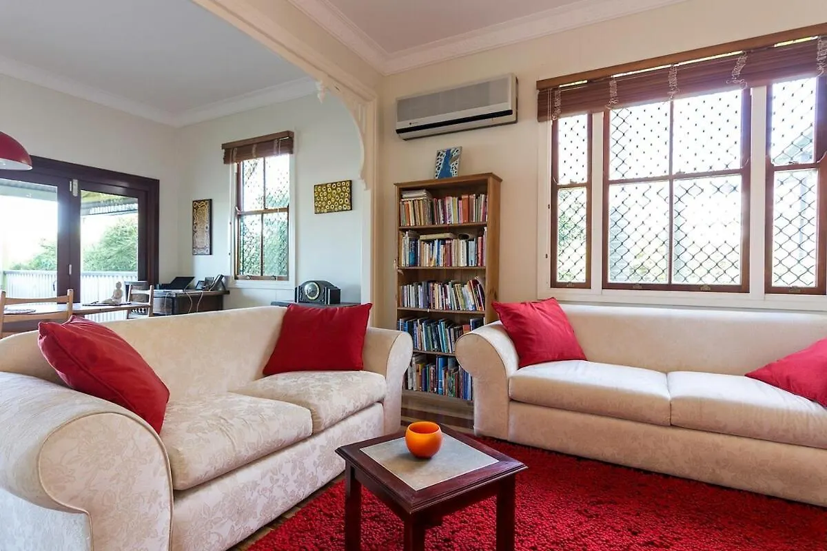 Bardon Oasis-Whole House & Great Deck To Yourself Brisbane Casa vacanze