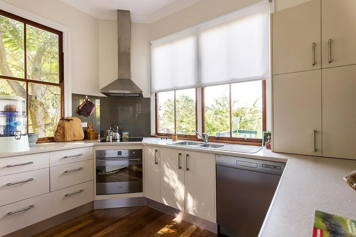 Casa vacanze Bardon Oasis-Whole House & Great Deck To Yourself Brisbane Australia