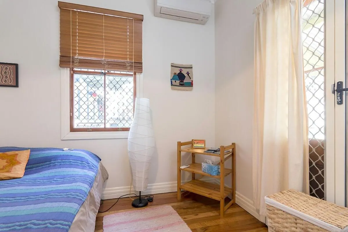 Bardon Oasis-Whole House & Great Deck To Yourself Brisbane Holiday home