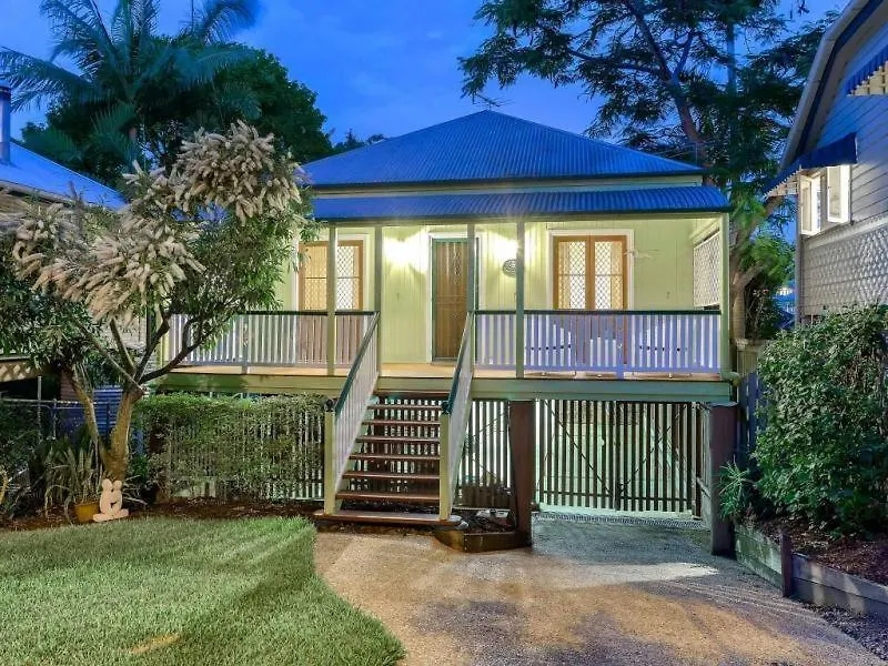 Bardon Oasis-Whole House & Great Deck To Yourself Brisbane